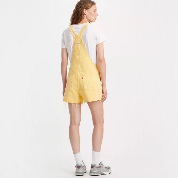 NWT Levi vintage Denim cutoff shortall overall bright yellow size small - Picture 3 of 12